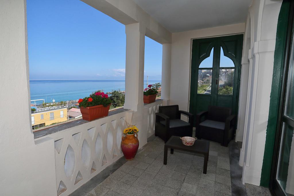 Hotel Casale Pettinato à Pizzo  Extérieur photo